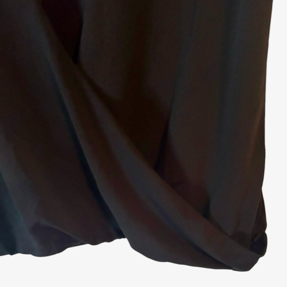 Tahari Women’s Black Slit Neck Short‎ Sleeve Top Size Small NWT - Picture 4 of 4